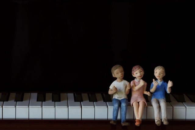 シニアの音楽教室選び完全ガイド｜年齢を気にせず始める音楽ライフ