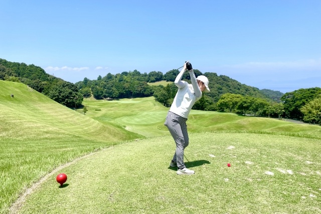 シニア世代のゴルフは何歳から？年齢別の始め方完全ガイド